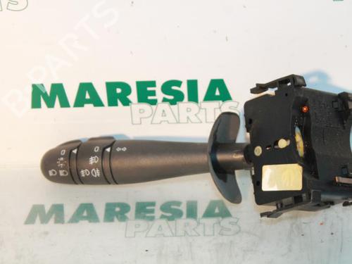 steering-column-stalk-renault-laguna-ii-grandtour-kg01_-2001-2002-2003-2004-2005-2006-2007-31479063 main image