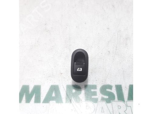 Used Switch PEUGEOT 1007 (KM_) 1.6 16V (109 hp) 31535643