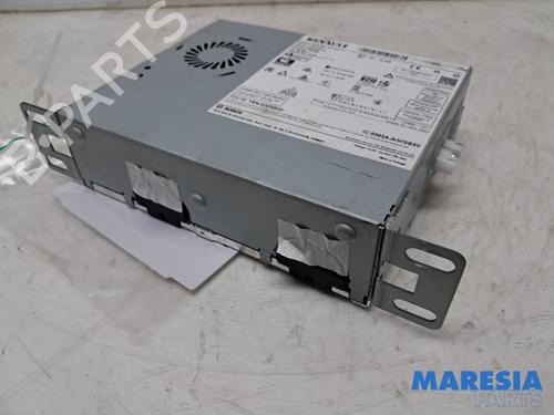 Used Radio RENAULT CLIO V (B7_) 1.0 TCe 100 (B7MT) (101 hp) 31530433