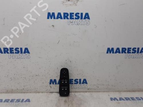 Used Switch Switch PEUGEOT 308 SW II (LC_, LJ_, LR_, LX_, L4_) 1.6 BlueHDi 120 (120 hp) 31473865 31473865