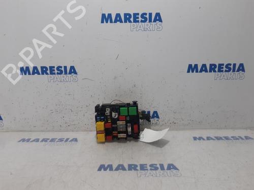 Used Fuse box PEUGEOT 208 I (CA_, CC_) 1.0 VTi (68 hp) 31489676