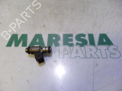 injector-fiat-punto-188_-1999-2000-2001-2002-2003-2004-2005-2006-2007-2008-2009-2010-2011-2012-31452617 main image