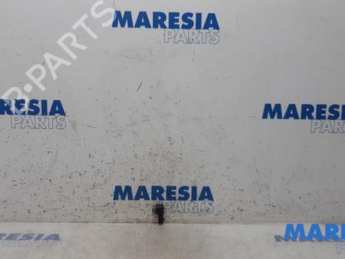 electronic-sensor-renault-trafic-iii-van-fg_-2014-31509986 main image