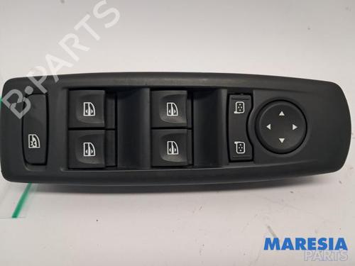 Used Switch RENAULT MEGANE III Hatchback (BZ0/1_, B3_) 1.4 TCe (BZ0F, BZ1V) (131 hp) 31398620