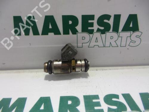 Used Injector RENAULT SCÉNIC I MPV (JA0/1_, FA0_) 1.6 (JA00, JA16, JA15, JA19, JA1V, JA2B, JA2C, JA0B,... (107 hp) 31449111