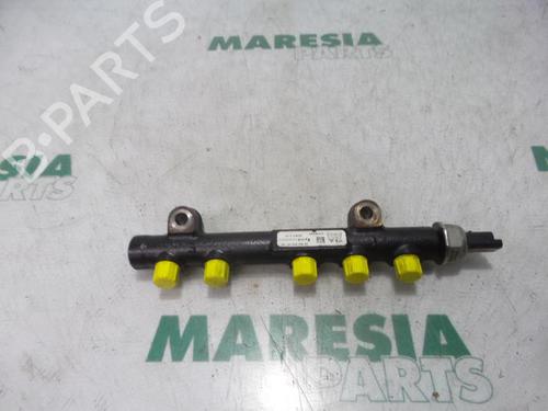 Used Injection rail PEUGEOT 208 I (CA_, CC_) 1.6 HDi (92 hp) 31437975