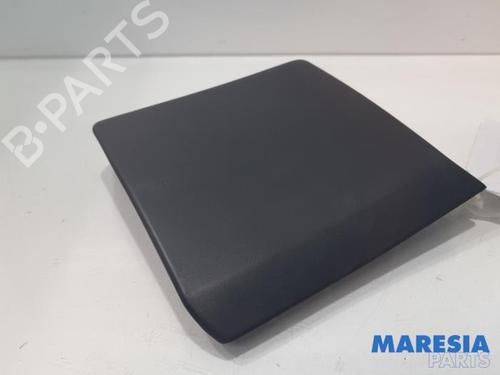 andre-renault-trafic-iii-van-fg_-2014-31481420 main image