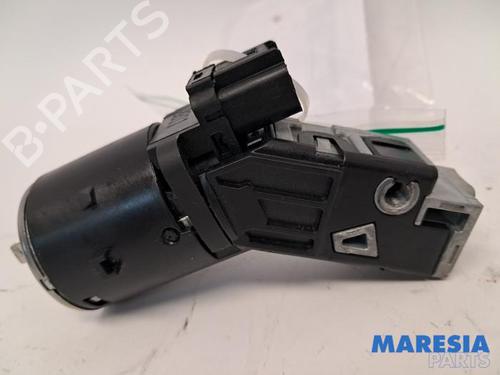 Used Ignition barrel OPEL CORSA F (P2JO) 1.2 (68) (131 hp) 31409868