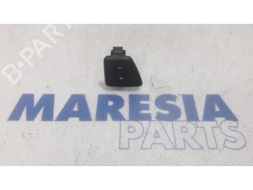 Used Switch FIAT 500 (312_) 0.9 (312AXG1A, 312.AXG11) (86 hp) 31471893