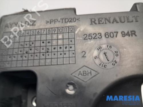 Fuse box RENAULT ARKANA I (LCM_, LDN_) 1.6 E-TECH 145 (LDMU) | BP31490576E1 