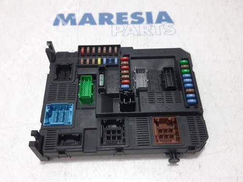 Used Fuse box Fuse box PEUGEOT 308 II (LB_, LP_, LW_, LH_, L3_) 1.6 HDi 100 (99 hp) 31524996 31524996