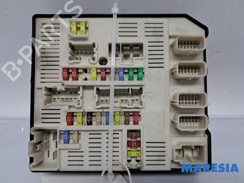 Used Fuse box RENAULT MEGANE III Grandtour (KZ0/1) 1.4 TCe (KZ0F, KZ1V) (130 hp) 31507474