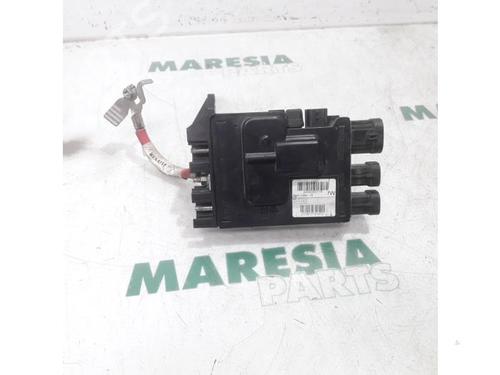 control-unit-renault-megane-iii-grandtour-kz01-2008-2009-2010-2011-2012-2013-2014-2015-2016-31525047 main image