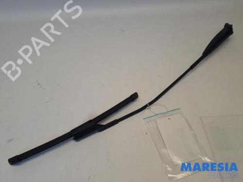 Used Front windshield wiper arm FIAT 500 (312_) 1.2 (312AXA1A) (69 hp) 31488830