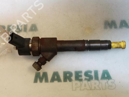 Used Injector RENAULT LAGUNA II Grandtour (KG0/1_) 1.9 dCi (KG0G) (120 hp) 31470673