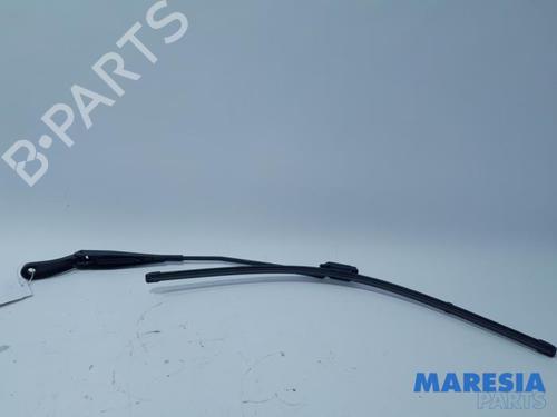 Used Front windshield wiper arm PEUGEOT 208 I (CA_, CC_) 1.2 VTI 82 (82 hp) 31396916