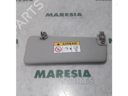 right-sun-visor-renault-clio-iv-bh_-2012-2013-2014-2015-2016-2017-2018-2019-2020-2021-31453383 main image