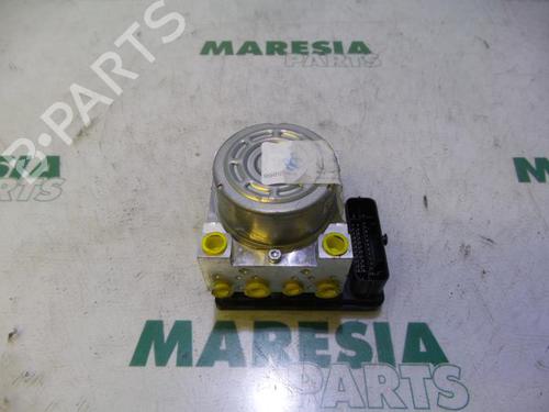 Used ABS pump RENAULT MEGANE IV Hatchback (B9A/M/N_) 1.2 TCe 130 (B9MR) (130 hp) 31394541