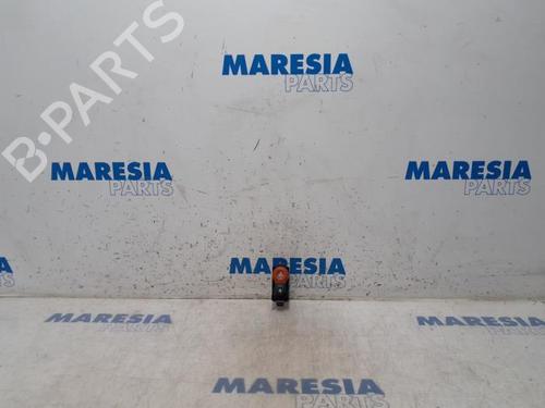 warning-switch-renault-kangoo-grand-kangoo-ii-kw01_-2008-31504018 main image