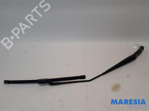 Used Front windshield wiper arm ALFA ROMEO GIULIETTA (940_) 1.4 TB (940FXB1A, 940FXB11) (170 hp) 31486112