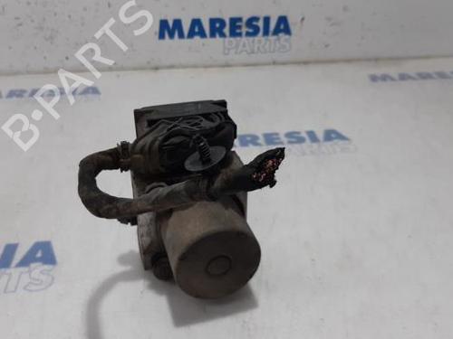 Módulo de ABS RENAULT TRAFIC II Van (FL) 2.0 dCi 90 (FL0H, FL00, FL01, FL0M, FL0P, FL0S) (90 hp) 31531944