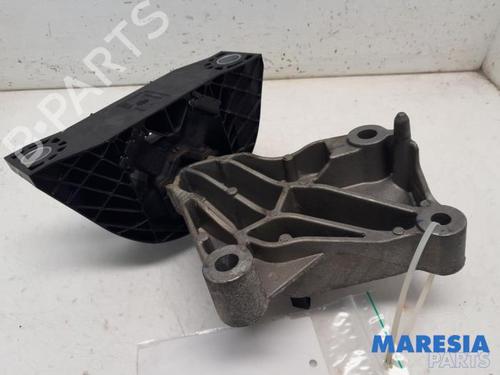 Used Gearbox mount RENAULT CAPTUR I (J5_, H5_) 0.9 TCe 90 (90 hp) 31464470
