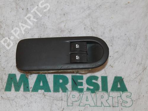 switch-renault-megane-ii-bm01_-cm01_-2001-2002-2003-2004-2005-2006-2007-2008-2009-2010-2011-2012-31456425 main image