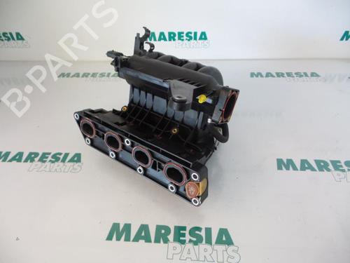 Used Injection rail FIAT BRAVO II (198_) 1.4 (198AXA1B) (90 hp) 31526336