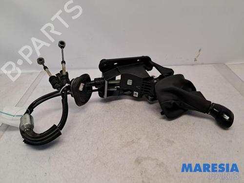 Used Gear lever PEUGEOT 2008 I (CU_) 1.2 THP 110 / PureTech 110 (110 hp) 31536731