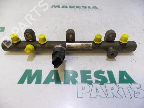 Used Injection rail PEUGEOT 307 (3A/C) 2.0 HDi 90 (90 hp) 31476875
