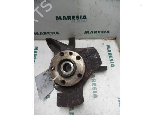 Used Left front steering knuckle PEUGEOT EXPERT (224_) 1.6 (79 hp) 31415608