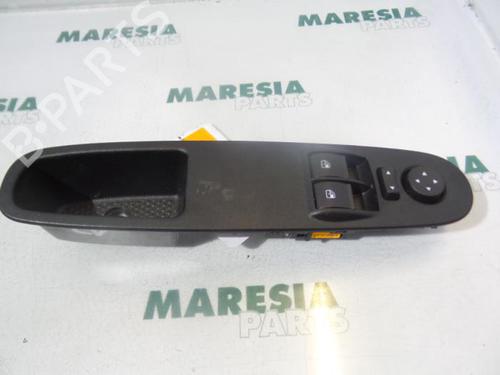 Used Switch LANCIA YPSILON (312_) 0.9 TwinAir (312.PXG11, 312.PXG1A, 312.YXG11, 312.YXG1A) (86 hp) 31517047