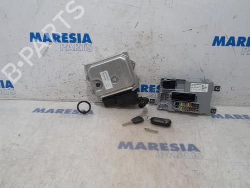 Used Engine control unit (ECU) FIAT 500 (312_) 0.9 (312AXG1A, 312.AXG11) (86 hp) 31475789