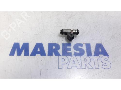 injector-renault-twingo-i-c06_-1993-1994-1995-1996-1997-1998-1999-2000-2001-2002-2003-2004-2005-2006-2007-2008-2009-2010-2011-2012-31501258 main image