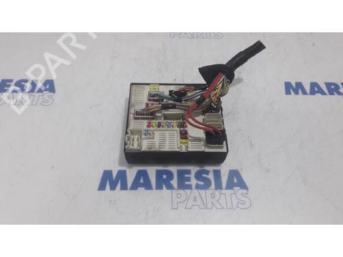 Used Fuse box Fuse box RENAULT MEGANE III Grandtour (KZ0/1) 2.0 TCe (KZ0K, KZ1T) (180 hp) 31417664 31417664