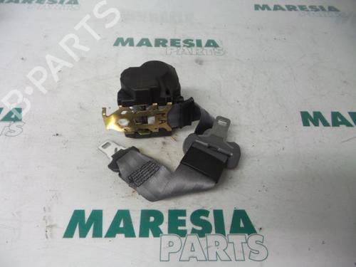 Used Rear center seatbelt RENAULT CLIO II (BB_, CB_) 1.2 (BB0A, BB0F, BB10, BB1K, BB28, BB2D, BB2H, CB0A,... (58 hp) 31410677