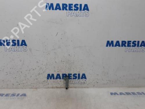 Used Injector PEUGEOT 107 (PM_, PN_) 1.0 (68 hp) 31521731