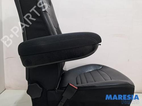 Left front seat RENAULT CAPTUR I (J5_, H5_) 1.2 TCe 120 | BP38970240C15 - Image 7