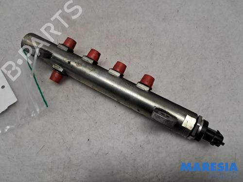 Used Injection rail ALFA ROMEO GT (937_) 1.9 JTD (937CXN1B) (150 hp) 31399184