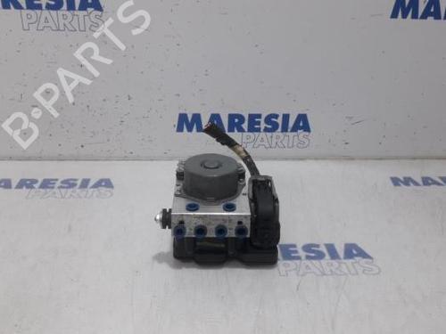 Used ABS pump RENAULT CLIO IV Grandtour (KH_) 1.5 dCi 90 (KHN3, KHN4) (90 hp) 31385655