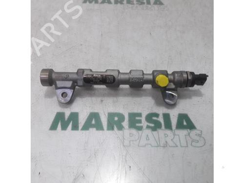 Used Injection rail FIAT DOBLO Cargo (263_) 1.6 D Multijet (263WXD1B, 263WXR1B, 263WXX1B, 263ZXD1B,... (105 hp) 31494380