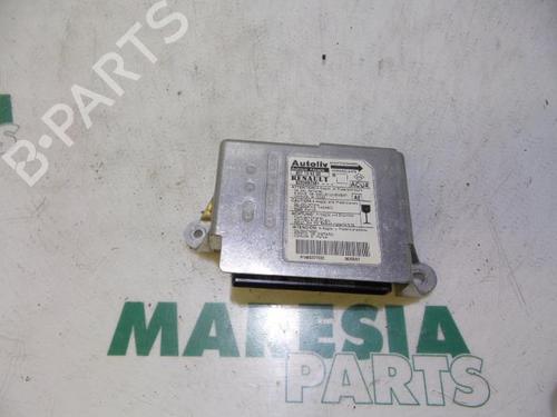 ecu-airbags-renault-megane-ii-estate-km01_-2003-2004-2005-2006-2007-2008-2009-2010-2011-2012-31472412 main image