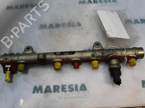 Used Injection rail RENAULT MEGANE II Estate (KM0/1_) 1.9 dCi (131 hp) 31484540