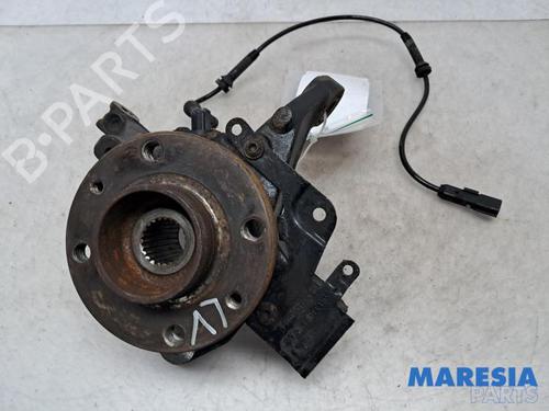 Used Left front steering knuckle RENAULT CLIO IV Grandtour (KH_) 1.2 TCe 120 (KHM0) (120 hp) 31477825