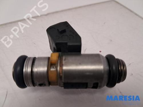 Inyector Inyector FIAT 500 (312_) 1.2 (312AXA1A) (69 hp) 37180712 37180712