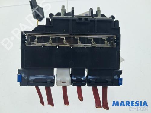 Fuse box RENAULT CAPTUR II (HF_) TCe 160 (HFN1) | BP39932905E1 - Image 3