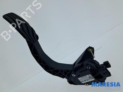 Pedal Pedal RENAULT CAPTUR II (HF_) TCe 160 (HFN1) (158 hp) 39932818 39932818