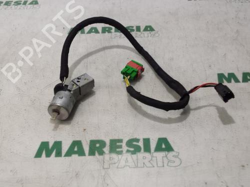 Used Ignition barrel CITROËN C8 (EA_, EB_) 2.0 (136 hp) 31526543