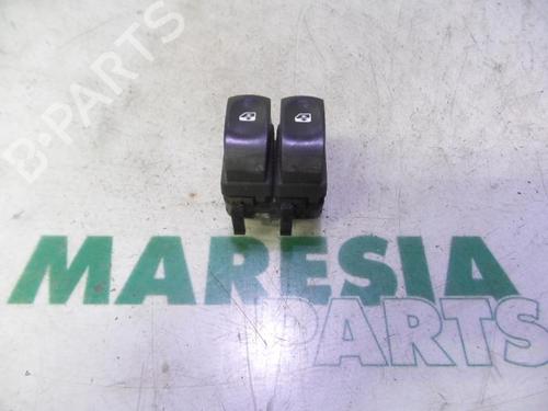 switch-renault-clio-iii-br01-cr01-2005-2006-2007-2008-2009-2010-2011-2012-2013-2014-31386453 main image