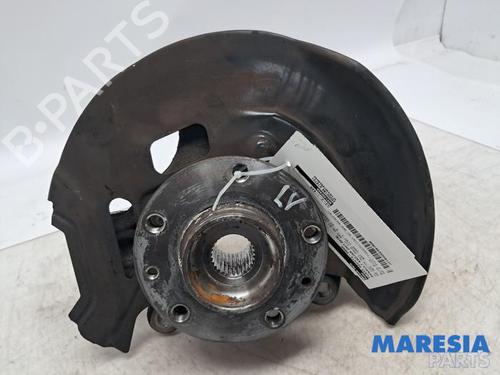 Used Right front steering knuckle Right front steering knuckle RENAULT KADJAR (HA_, HL_) 1.2 TCe 130 (HLMR) (130 hp) 39961360 39961360